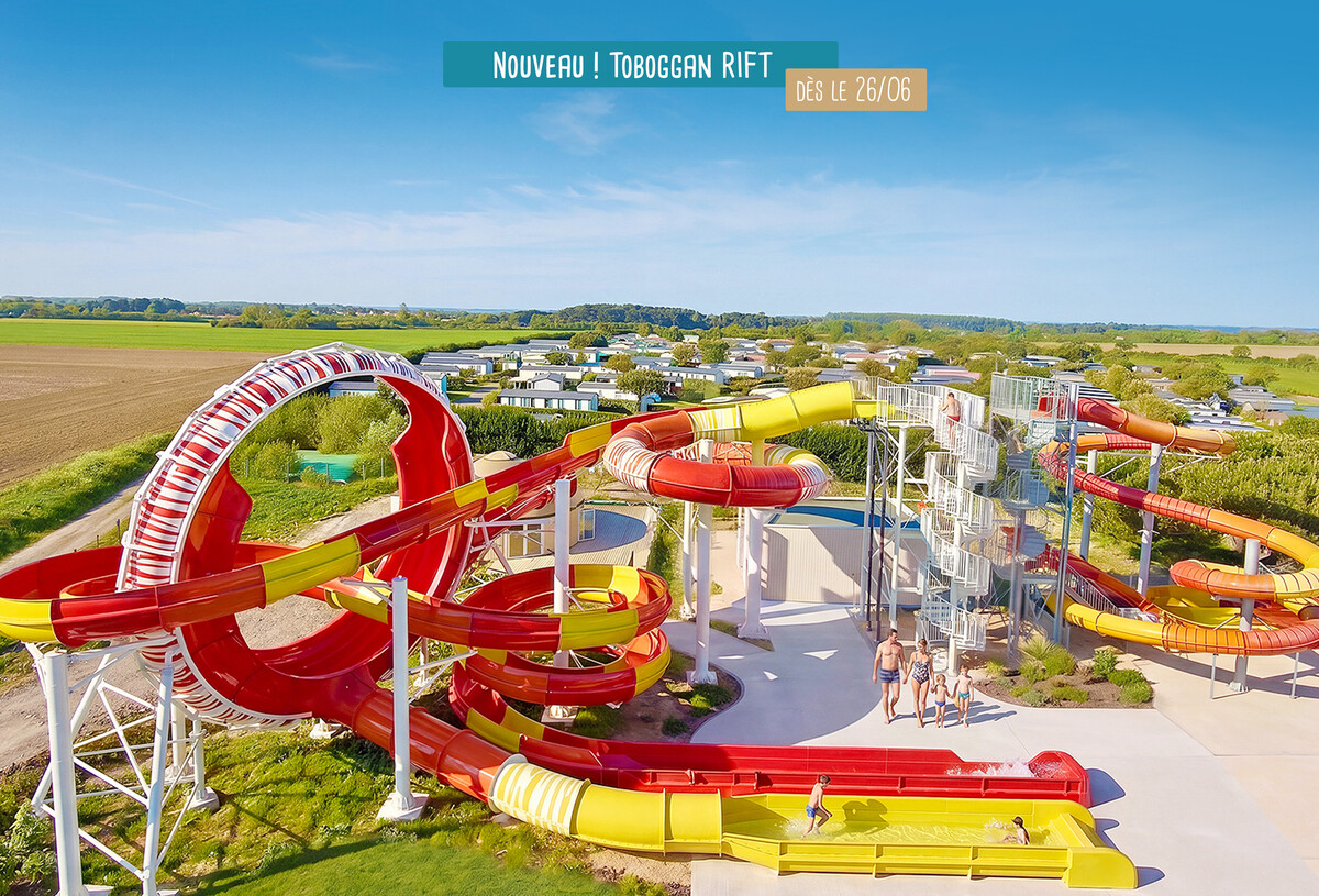 03_Camping_micheliere_nouveau_toboggan_vue_aerienne.jpg