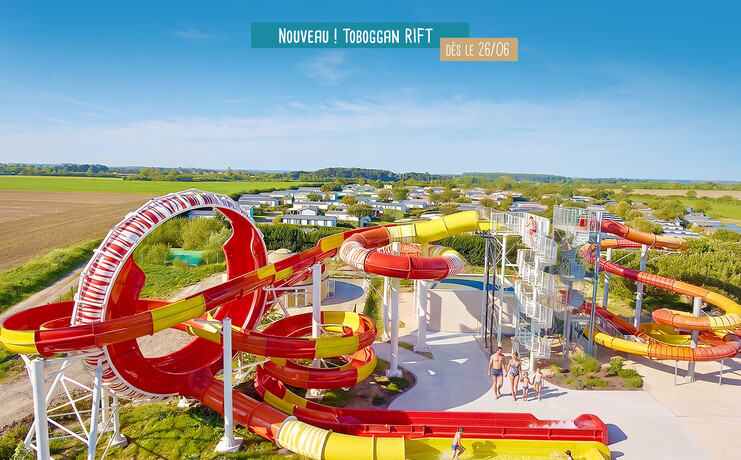 03_Camping_micheliere_nouveau_toboggan_vue_aerienne.jpg